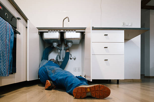 Professional Plumbing technician working in Santa Ana, CA